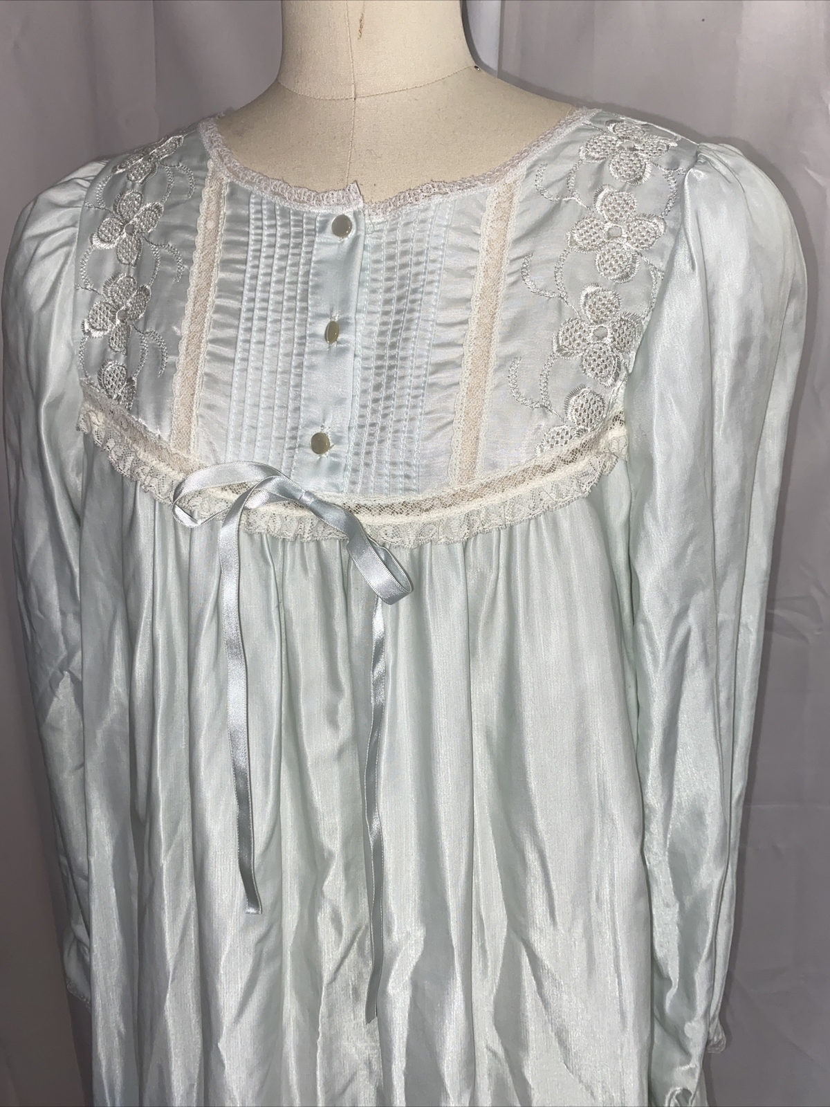 Vintage 1970s NWT Barbizon Womans Pastel Mint Green Cuddleskin Nightgown Floral