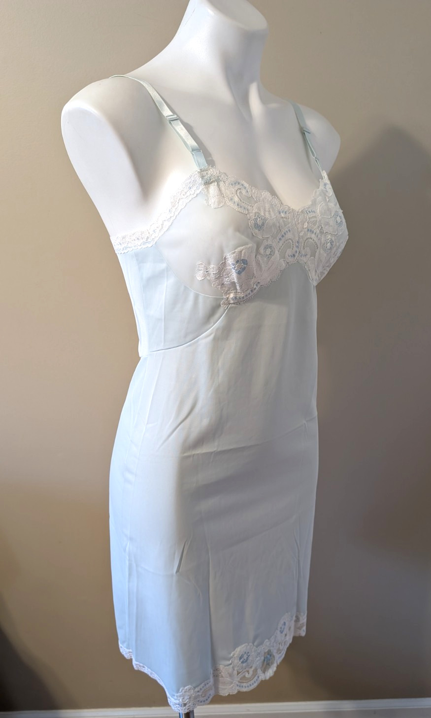 Vintage 1960’s SHADOWLINE Light Blue Full Slip Antron Nylon Size 32 Short NWT