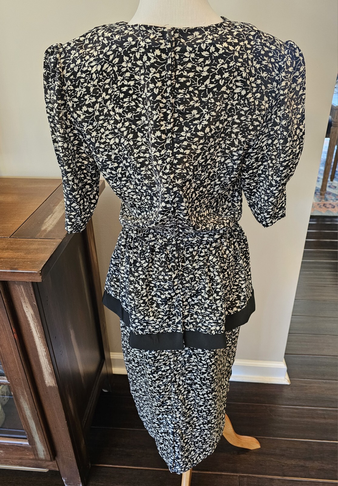 Vintage 80’s In Cinq Women’s Dress •Size 12• Made In USA Black Floral Ruffle