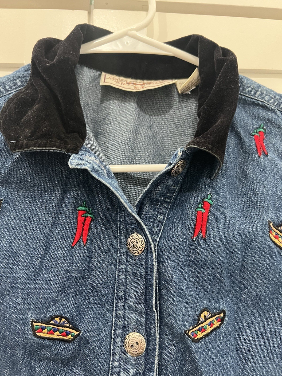 Vintage Rhythm Blue women’s small denim vest with embroidered holiday