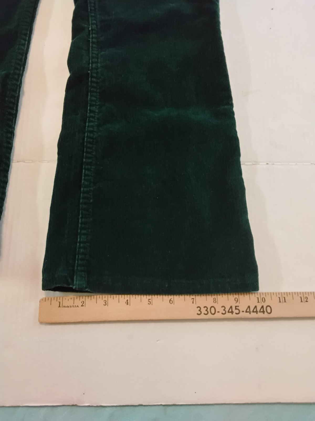 VTG 70s Wrangler Green Corduroy Bell Bottom Jeans Women’s 28×28 Hippie Boho