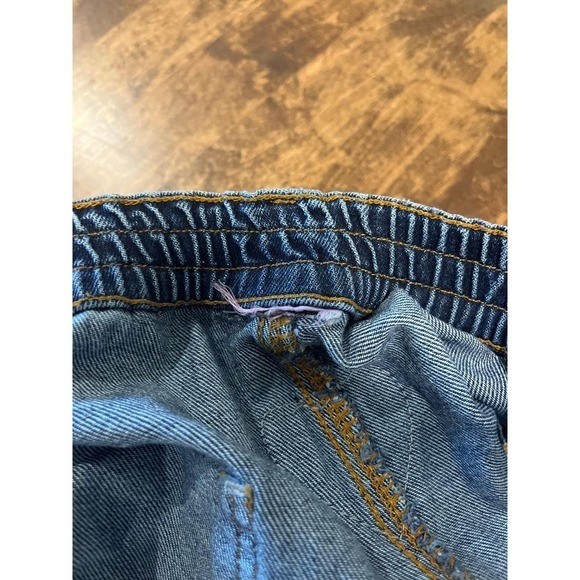 Vintage high waisted Mom jeans, heart patch elastic cropped full hip 30″