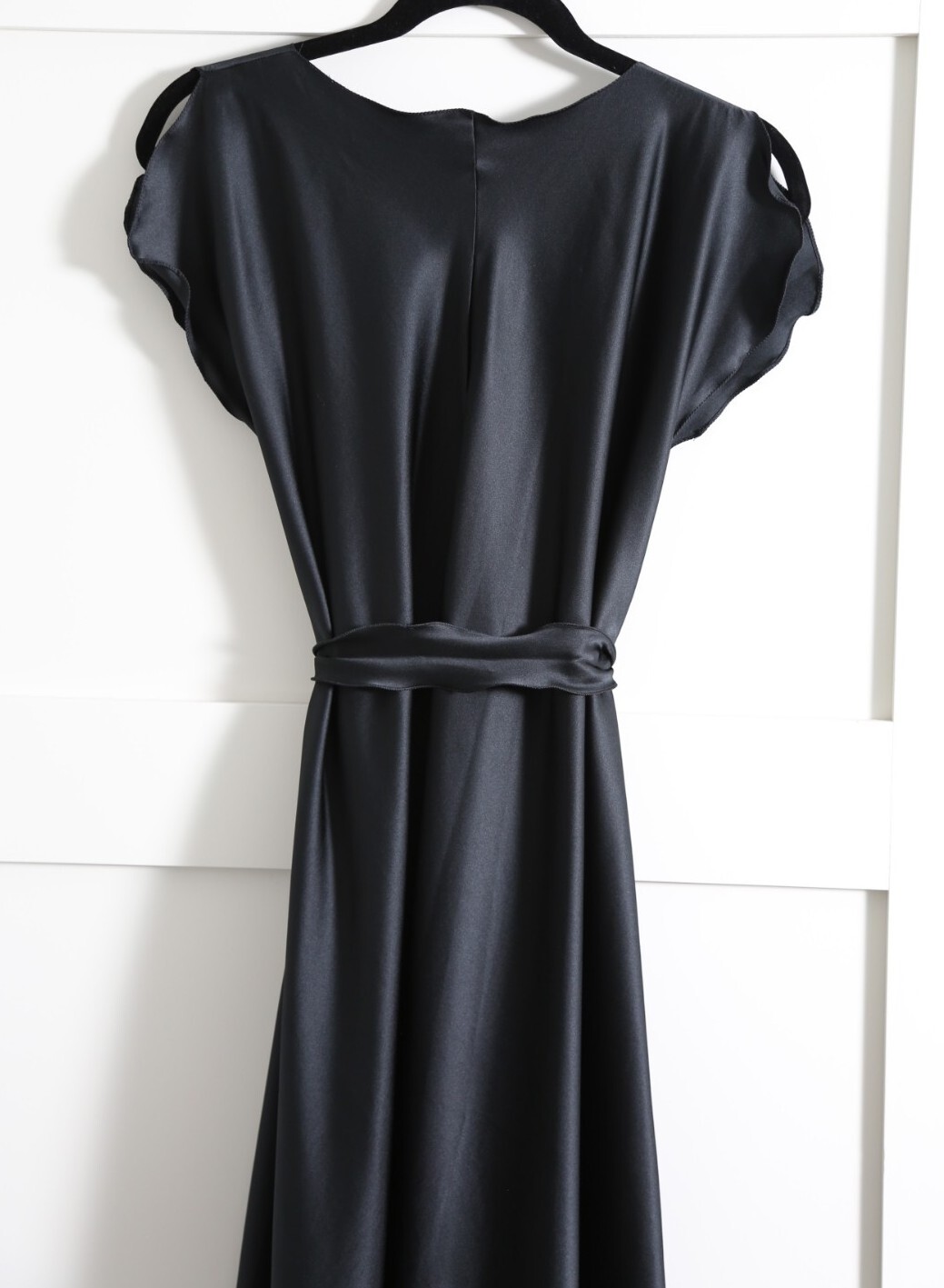 Georgette Trabolsi Womans Vintage Black Satin Wrap Dress Robe Whimsy Witchy Goth