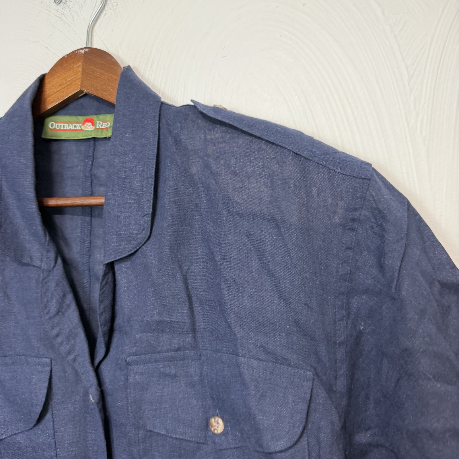 Vintage Outback Red Women’s Blue Linen Blend Short Casual Button Down Shirt Sz 8