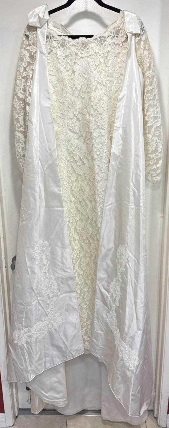***ANTIQUE/VINTAGE 1967 Lace Sheath LS Wedding Dress w/Satin Cape Sz 5/6 L@@K***