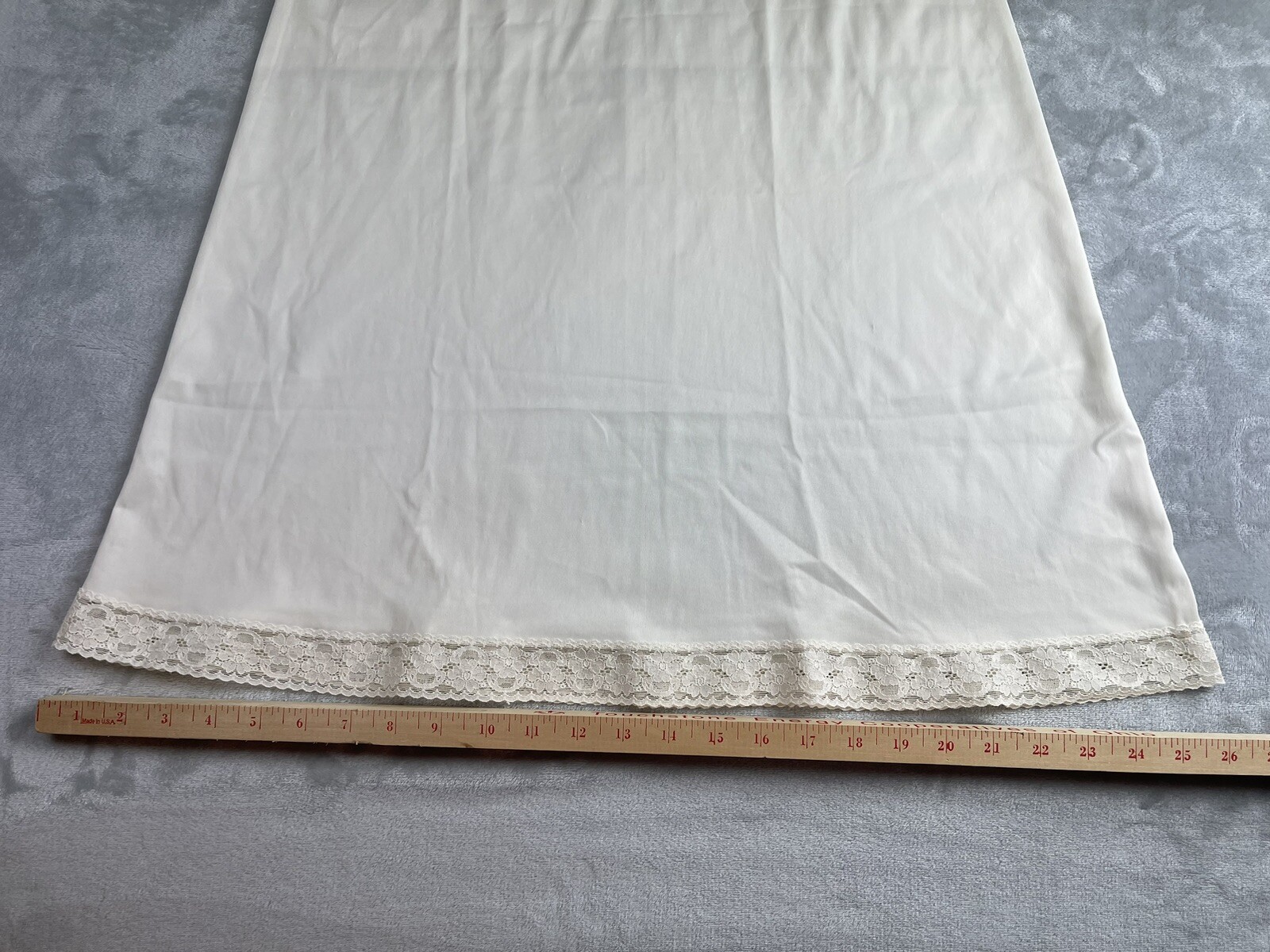 Vanity Fair Ivory Nylon Full-Length Slip Style 10-103 Size 38 24″/44 Lace Trim