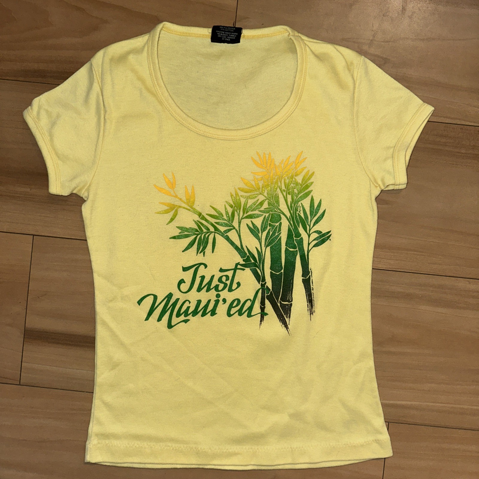 Vintage Just Maui’ed Women’s T Shirt Yellow Medium Single Stitch T- Flirt USA
