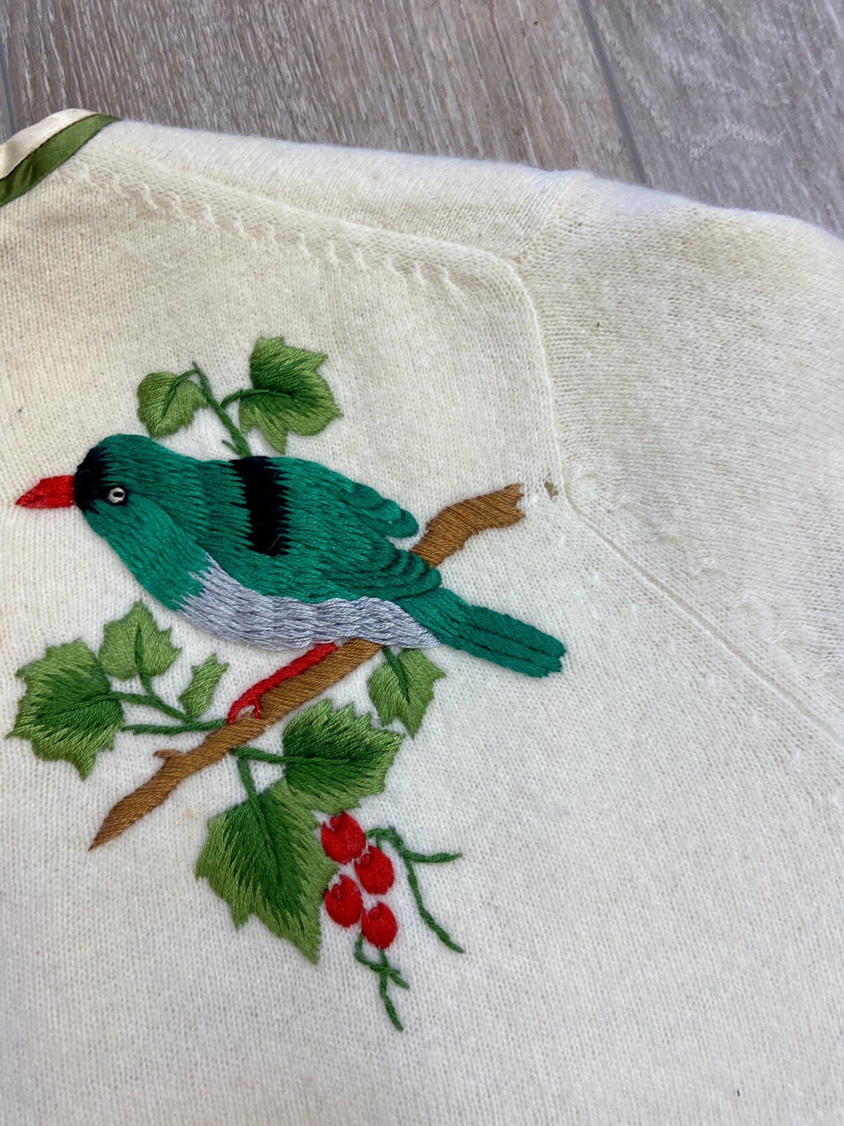 Vintage 1950s Embroidered Bird Novelty Cashmere Sweater Parrot Cardinal Sparrow