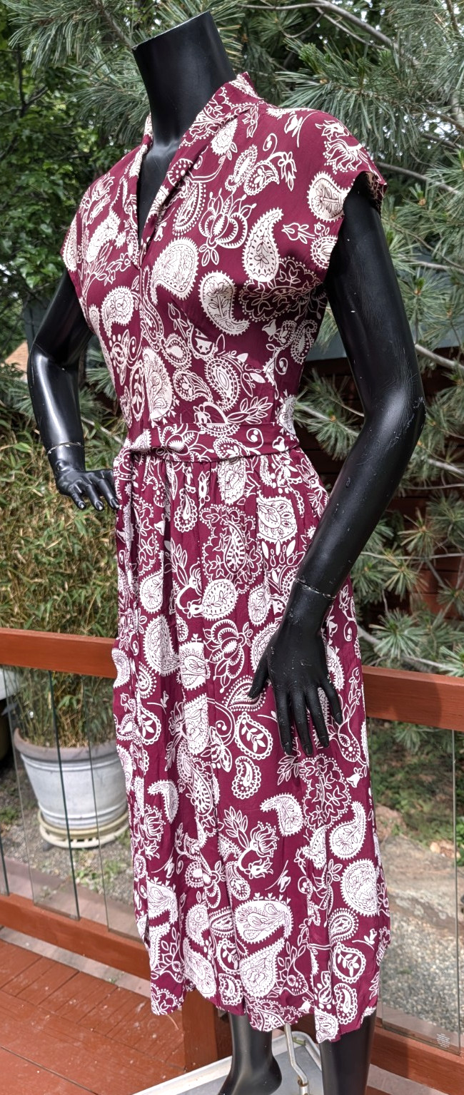 Vintage 40’s burgundy Rayon paisley print rockabilly dance dress w/ belt s xs
