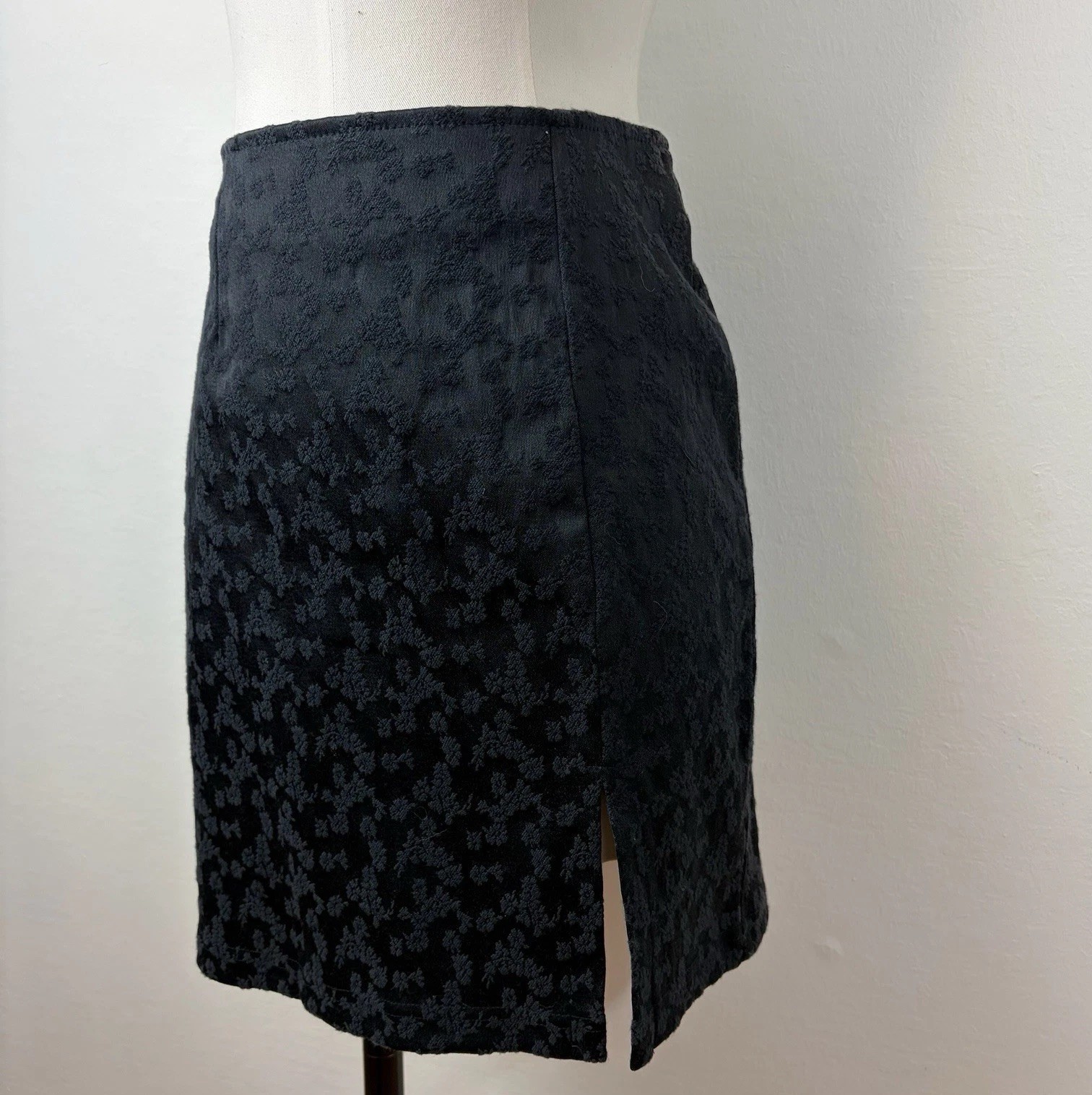 90’s Floral Jacquard Woven Stretch Skirt Slit Satin California Influence Black