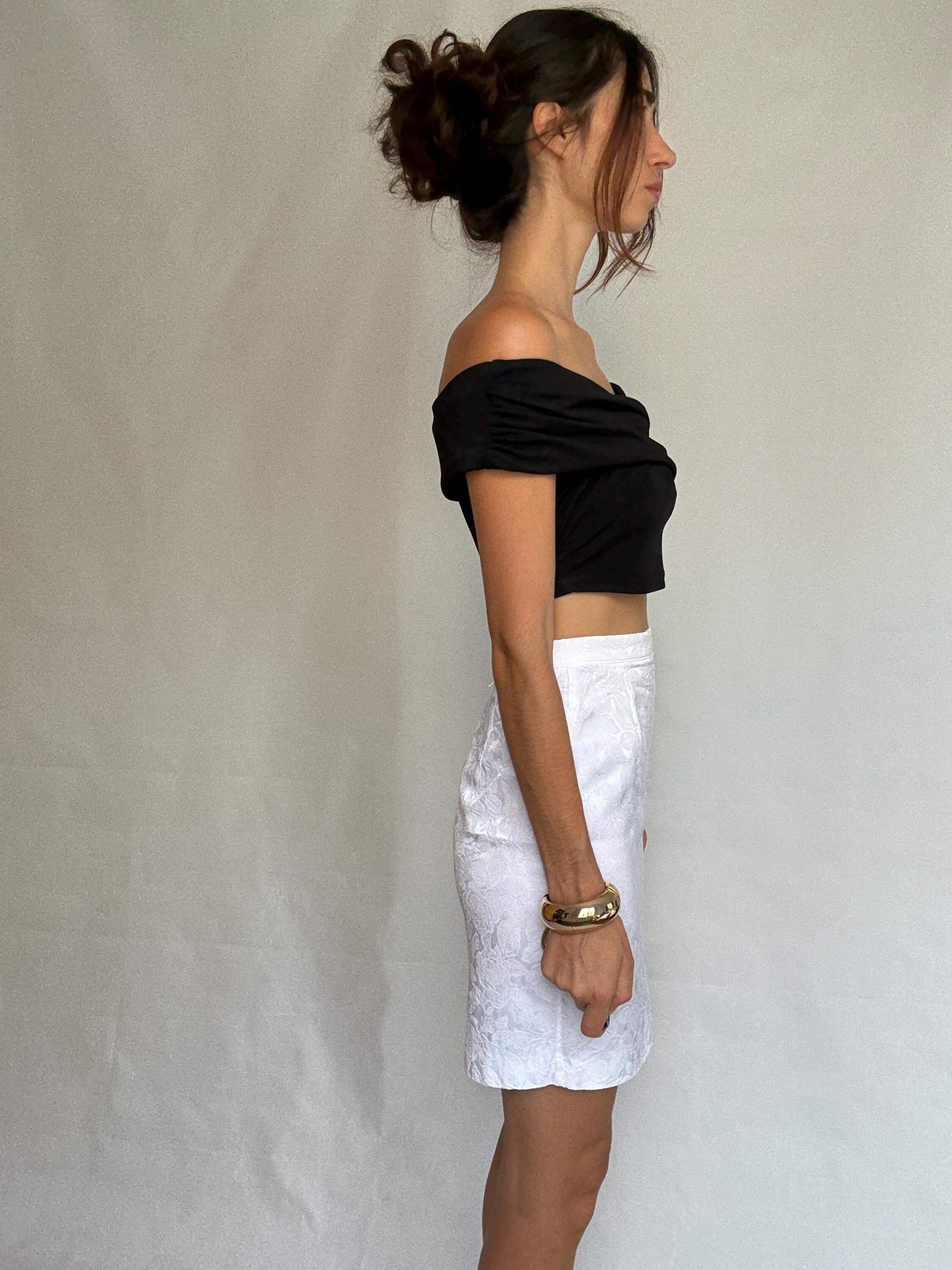 Vintage white floral skirt, cotton viscose blend, straight fit, textured floral