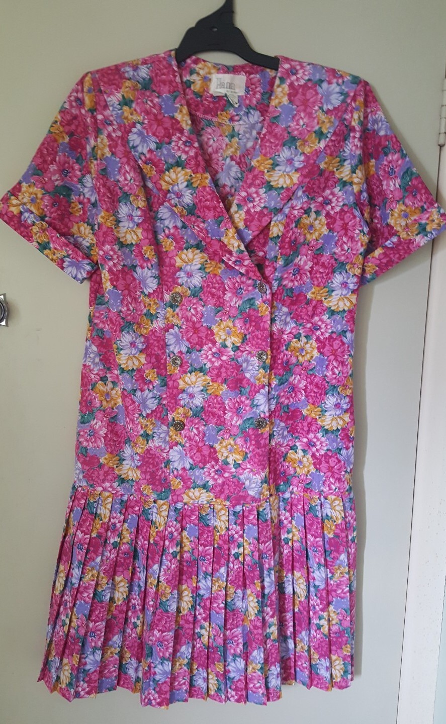 Vintage Dress Hana Sung Pink Floral Pleated Size 16 Bust 95, Waist 75, Hips 100.