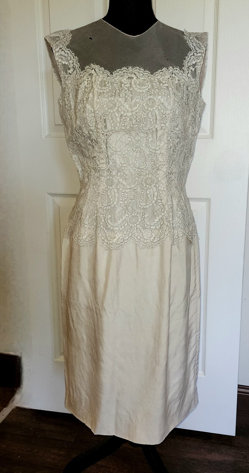 Vintage 1940’s Dupioni Silk And Alencon Lace Dress