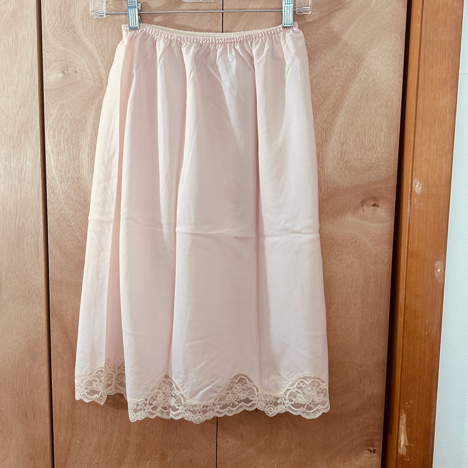 1970s Barbizon Crepe Remarque Half Slip Pink w/ Cream Lace Size Large/Tall
