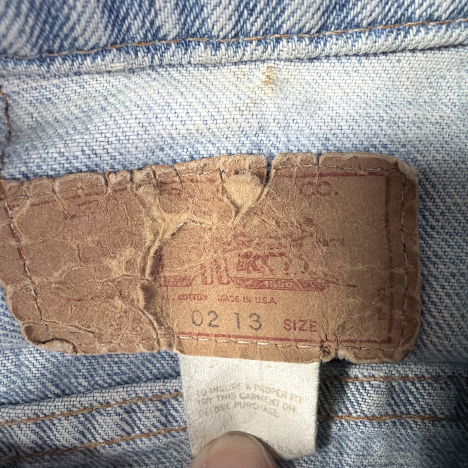 Vintage Levis Truckers Jacket Women’s Small Denim USA Distressed 80s