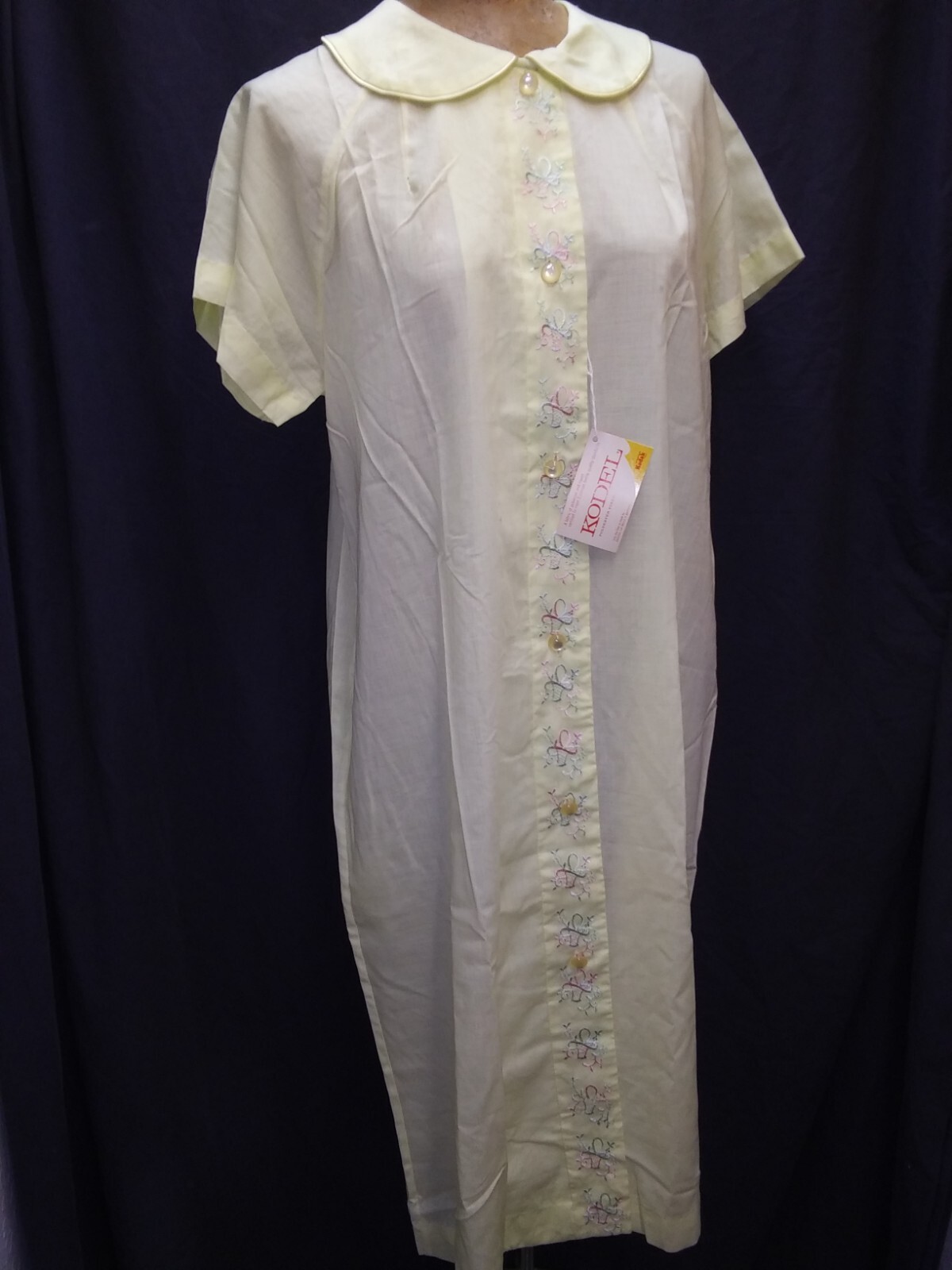 60’s Pale Yellow Embroidered Poly Rayon House Dress Robe Dress Smart Time L NWT