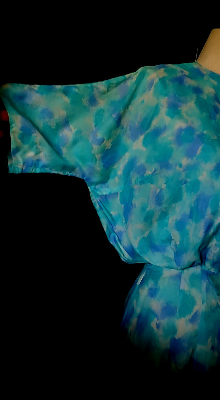 Vtg 1960s SHIRT WAIST Blouson Style DRESS, JEWEL NECKLINE pastel printed SILK