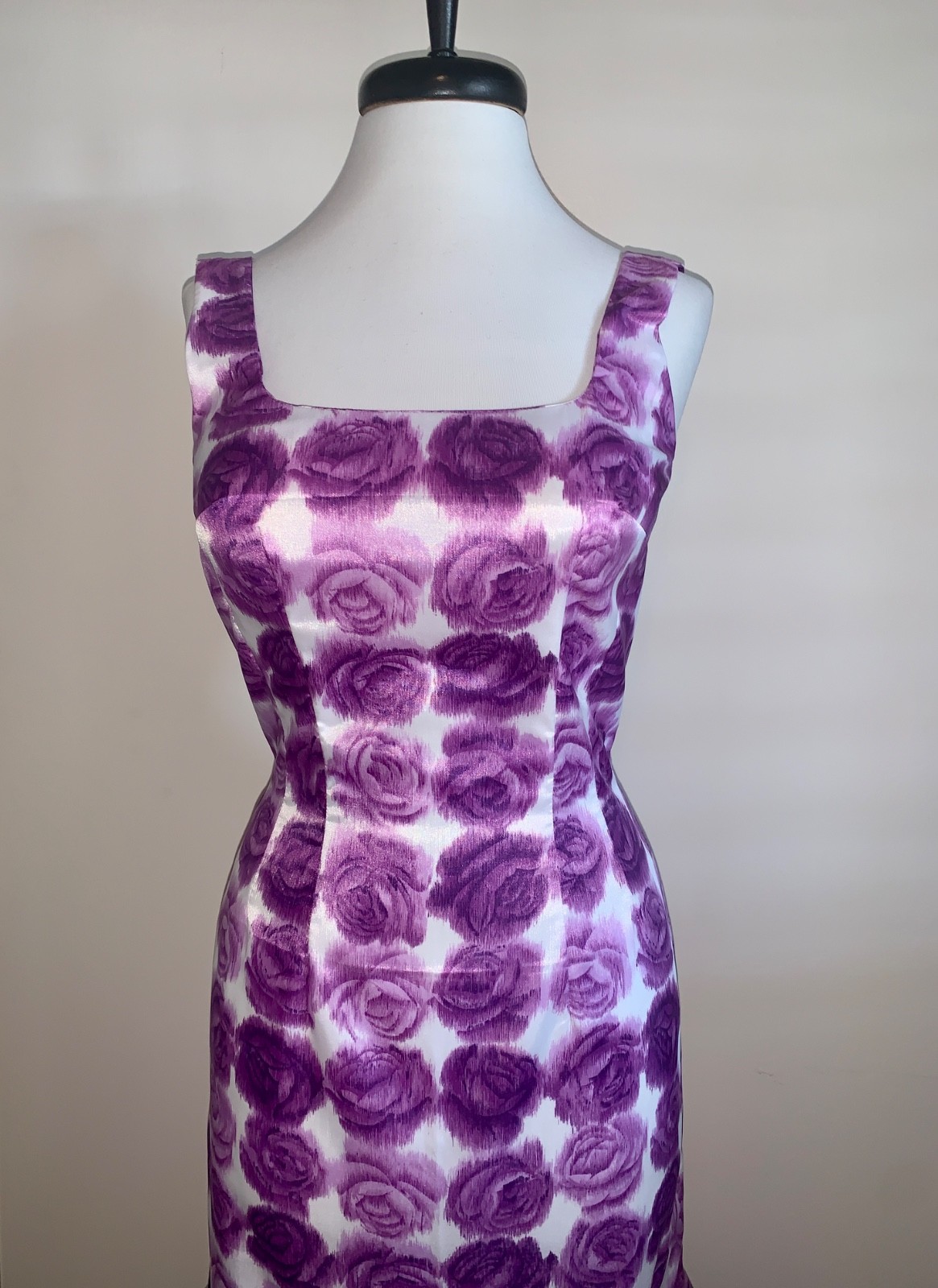 1950s Vintage/Retro Bombshell Wiggle Sheath Silky Party Dress w/Mermaid Flounce