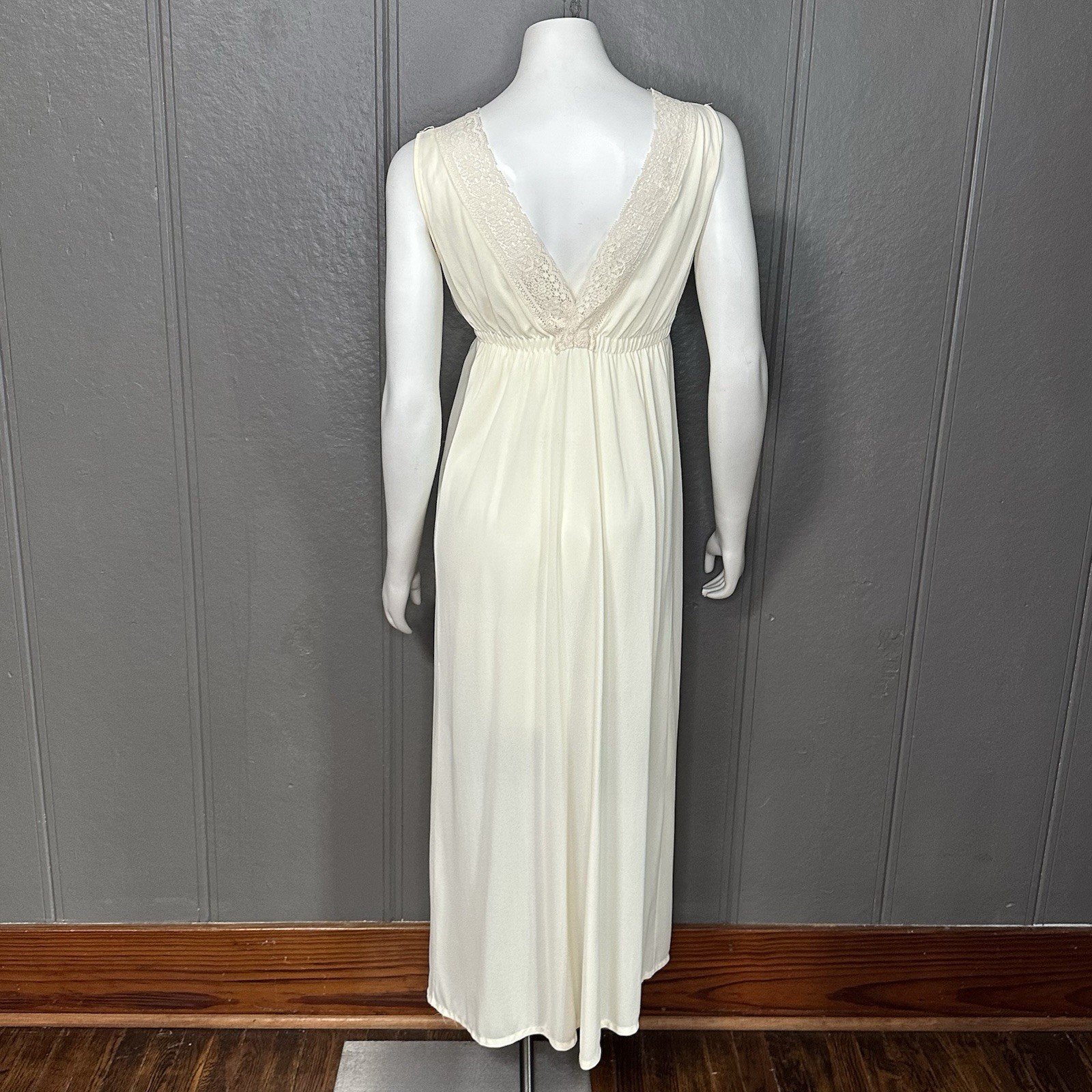 Vintage Suzy Star Junior Lingere Nightgown and Robe