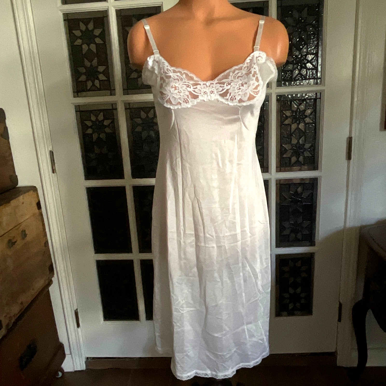 Vtg JCPenney Silky White Antron Nylon Dress Slip Lace Trim Nightgown Sz. 34/12