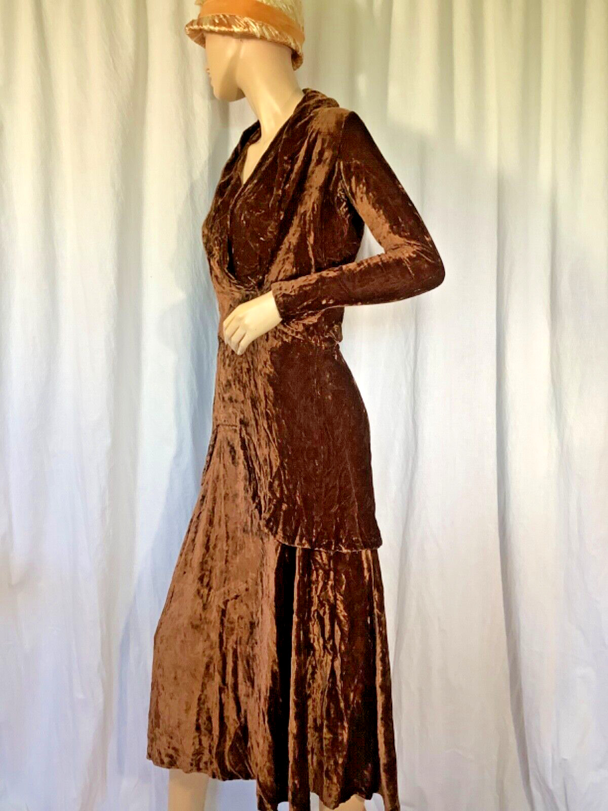 Art Deco vintage 30s draped 2 piece Dress peplum Top skirt Crushed velvet Brown