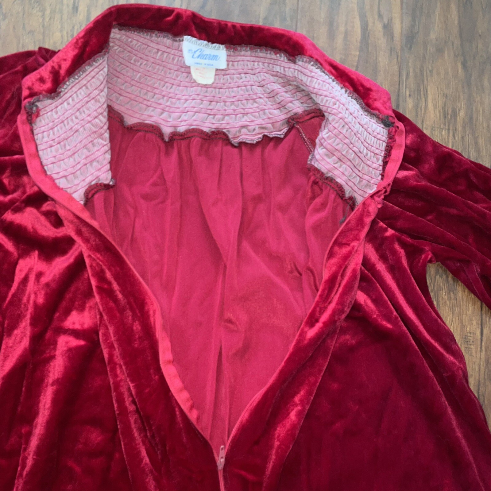 VTG Made In USA L Large Velvet Red Zip Front Robe Housecoat It’s A Charm Women