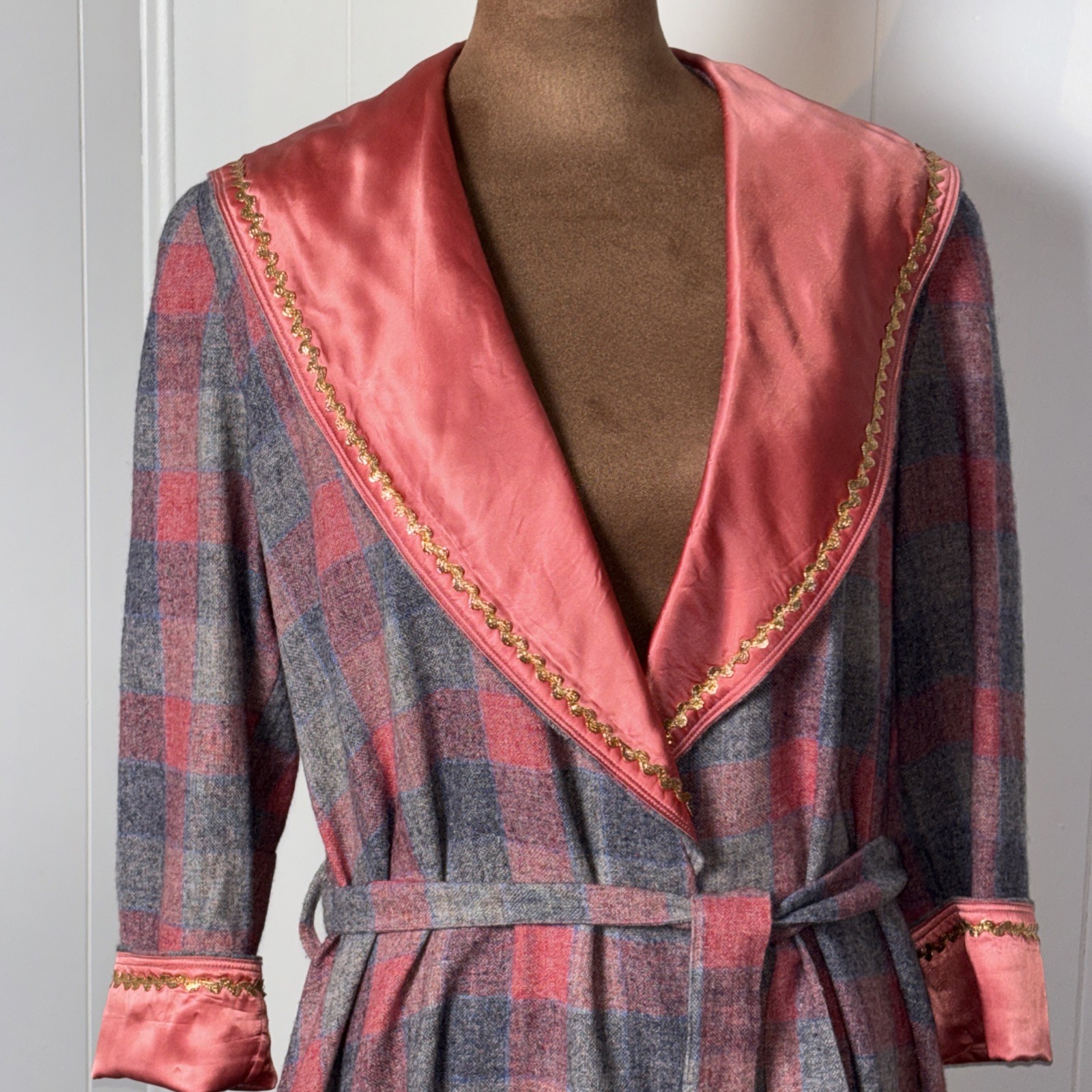 Vintage Handmade Woman Robe Long Plaid Gray & Pink Size Small Rare With Pockets