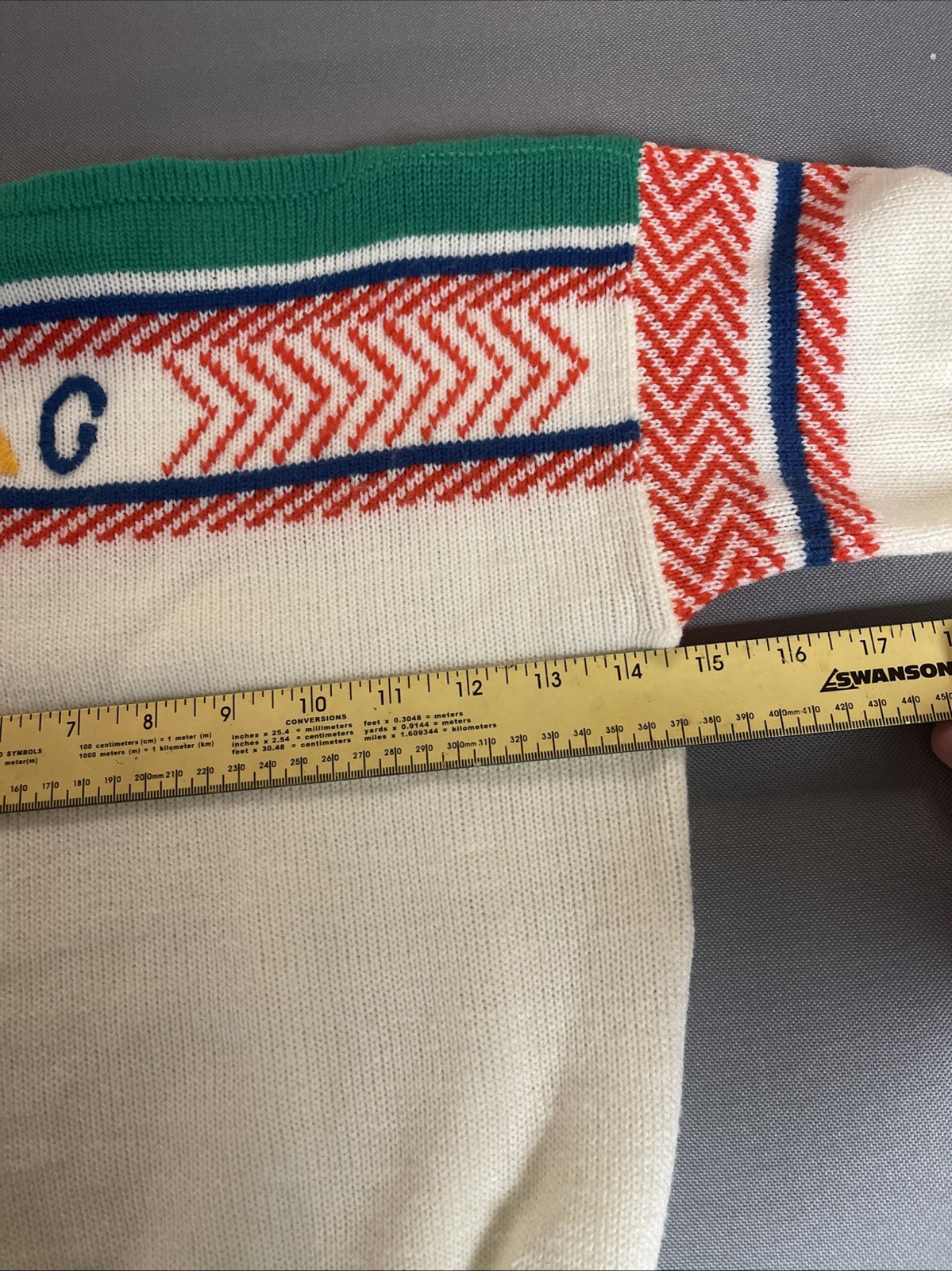Vintage 1980s Juniors Women’s Girltown Zig Zag Acrylic Sweater 3/4 Sleeve S/M