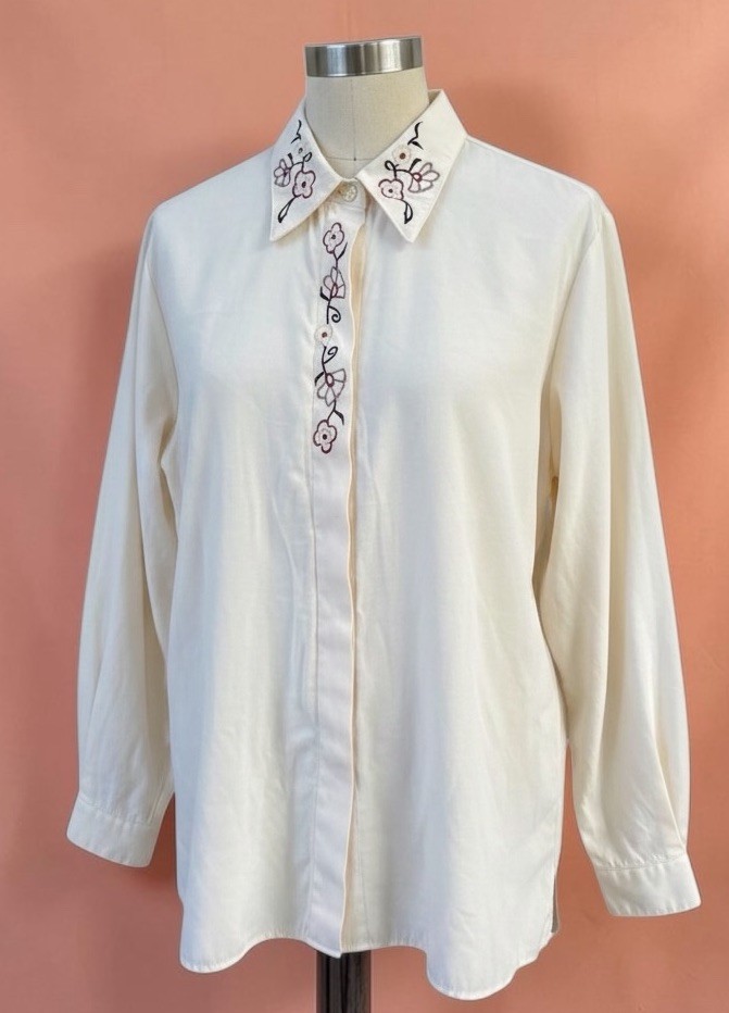 1970’s Vintage Cream Embroidered Floral Button-Up Top. USA Made Medium Boho