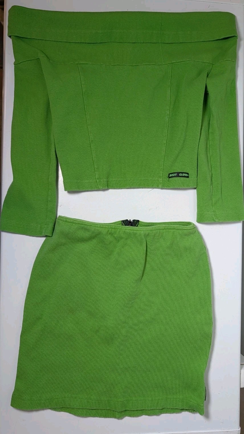Vintage 80’s – 90’s BODY GLOVE Logo Green Medium Long Sleeve Top & Skirt Beach