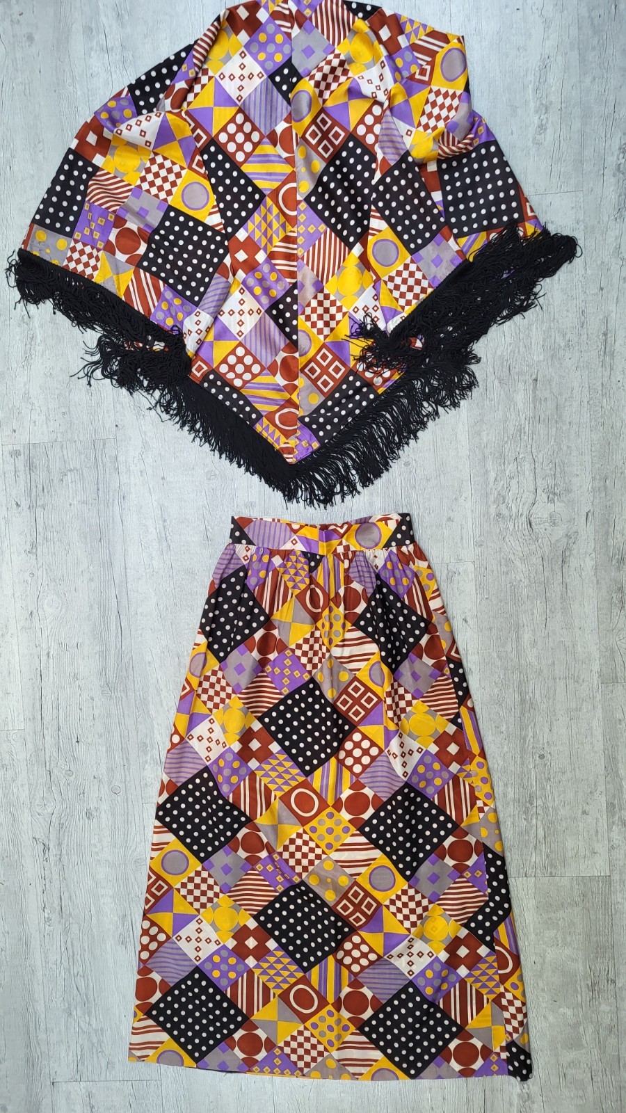 Vintage 1960’s Mod Geo Dot Print Maxi Skirt + Fringed Shawl – Waist 27″ – EUC