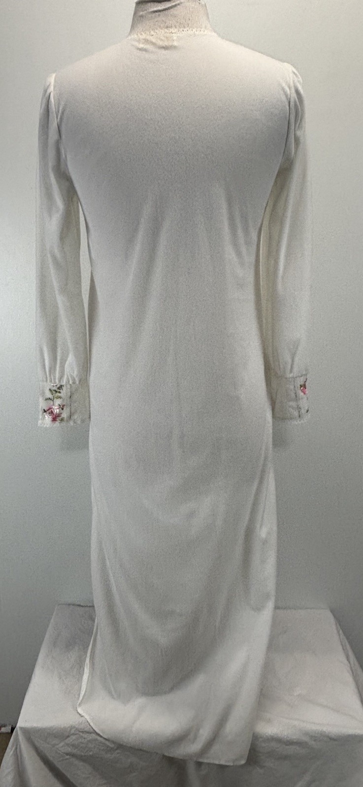 Vtg Shannon Lee Micro Fleece Nightgown Women’s L Ivory Floral Embroidered USA
