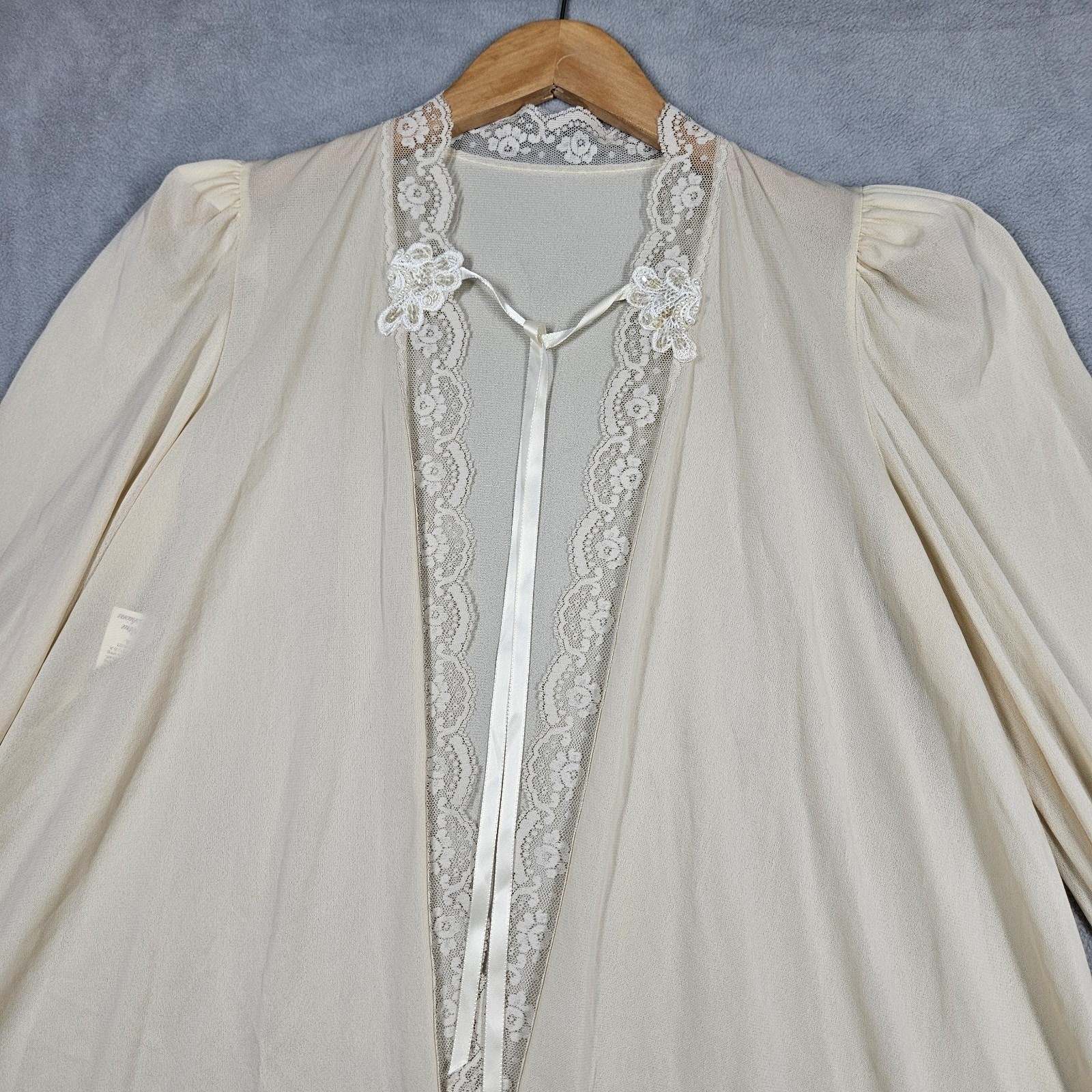 Vintage Short Robe Small Light Beige Dressing Gown Lace Petra Fashions Cottage