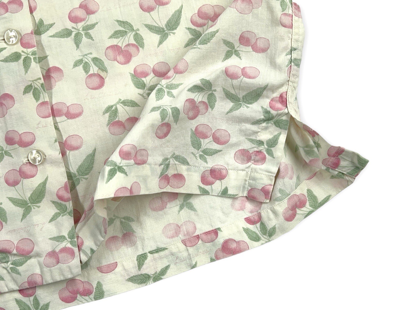 VINTAGE 1950S WOMENS LOOP COLLAR CHERRY PATTERN ALL OVER BUTTON UP 12