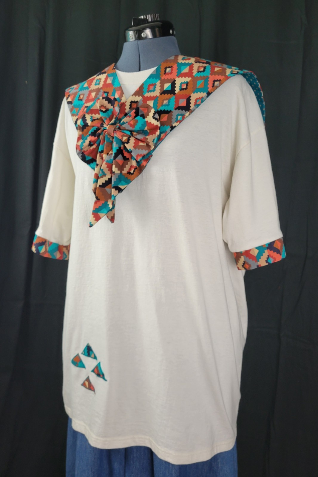 Vintage Embellished Jerzees Tee w Brown/Rust/Teal/Tan Southwest Accents Size XL