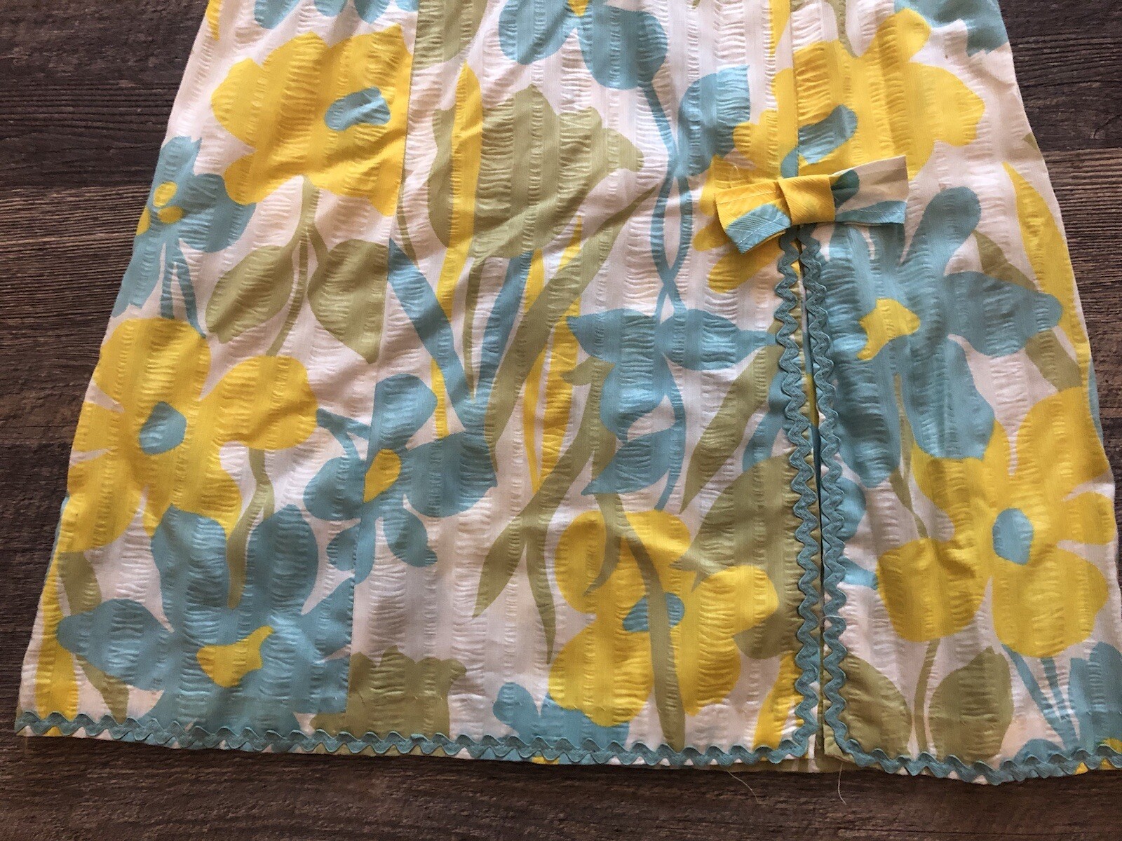 Dash About 1960’s Vintage Flower Power Shift House Dress