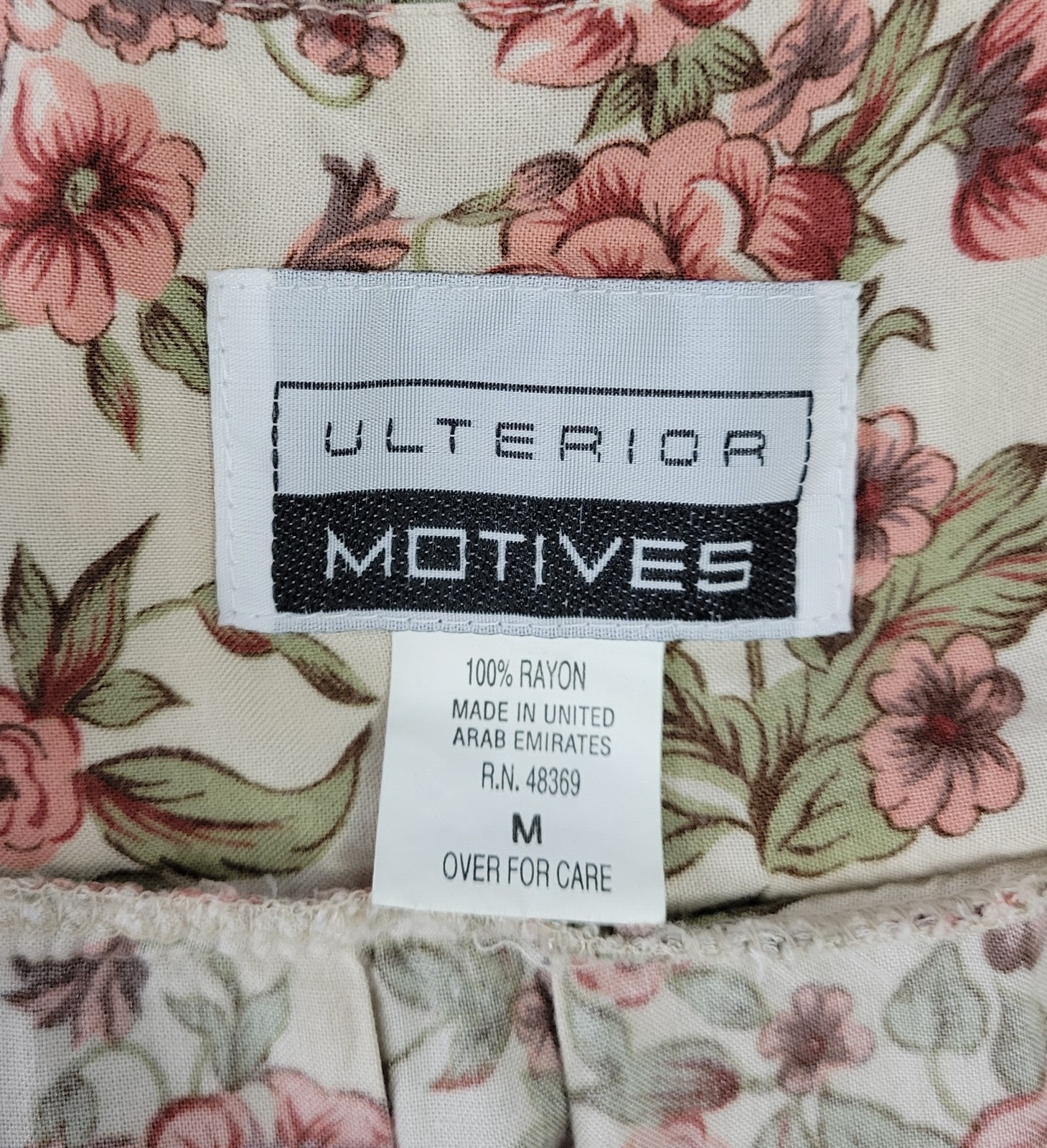 Vintage Ulterior Motives Lt Tan Jumper w Pink & Green Florals Size Medium