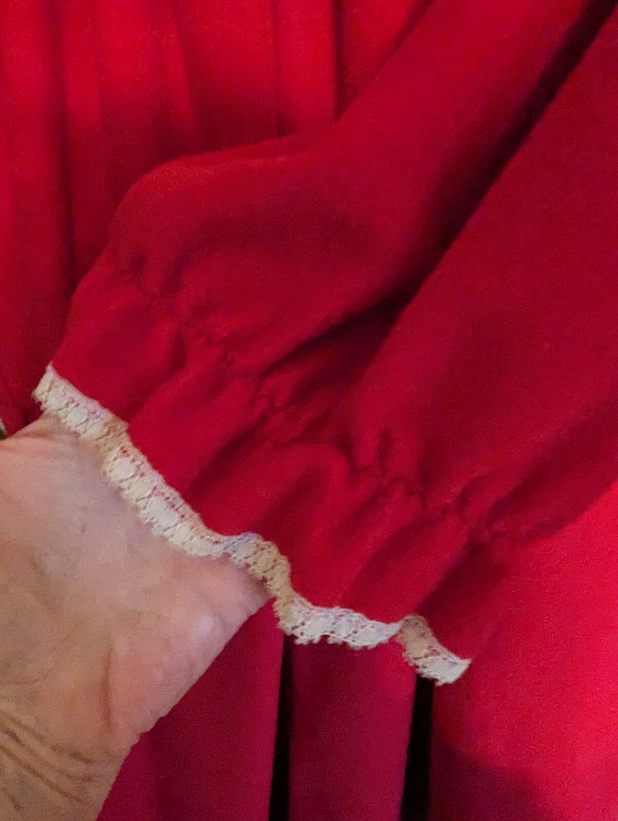 VTG Famous Bodies Women’s Large Lace Red House Robe Made In The USA