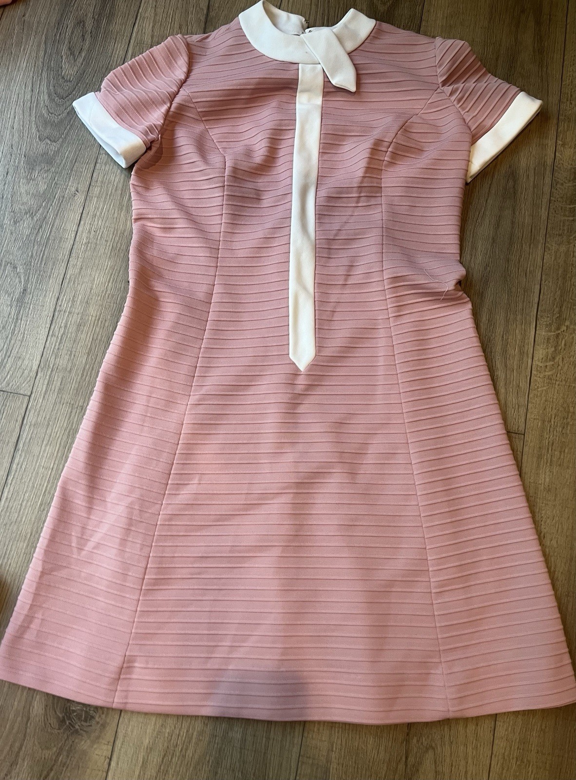 Vintage Leslie Fay Knits Mod Dress | Size M | 70s Light Pink Mini White Collar