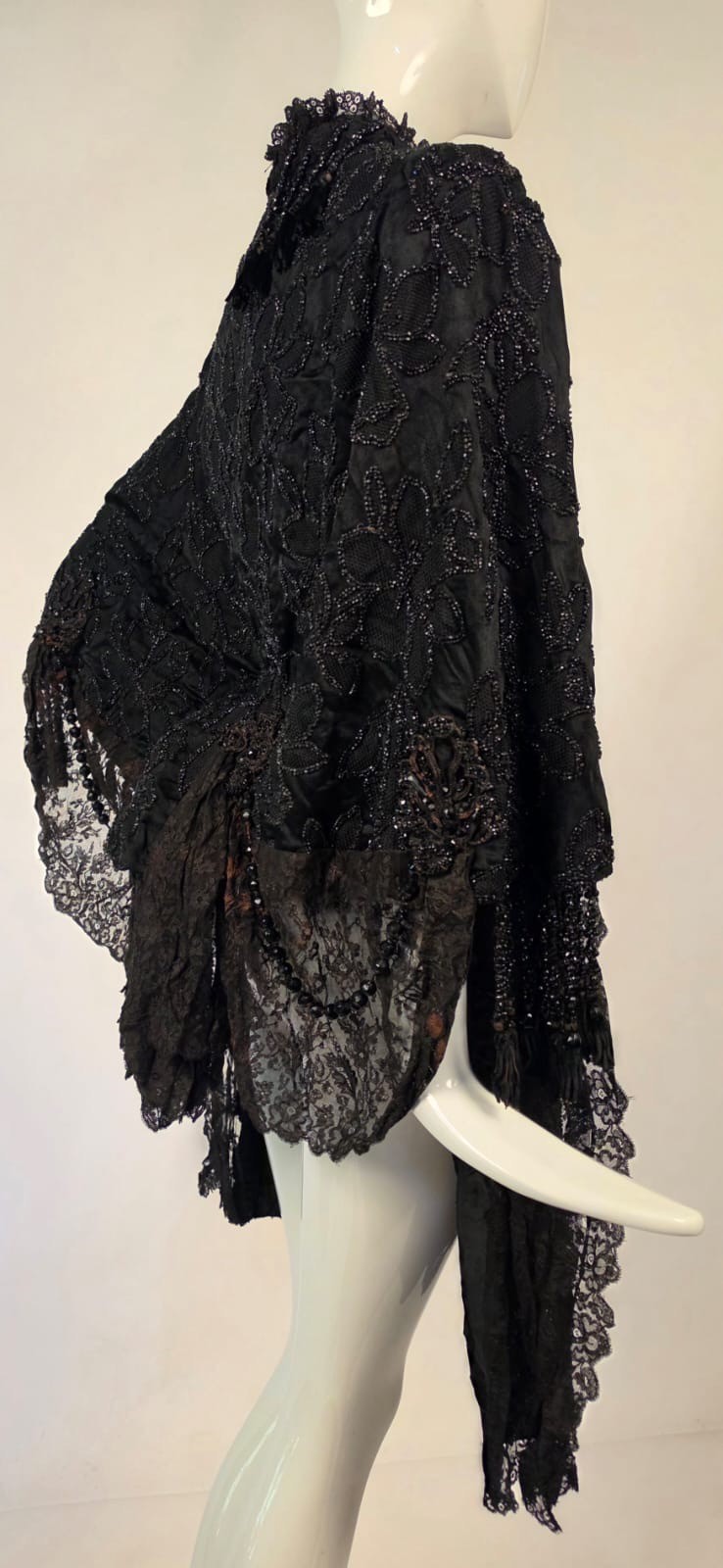 VICTORIAN 1870’S BLACK FLORAL SILK BUSTLE BACK CAPE W JET BEADING + LACE TRIM
