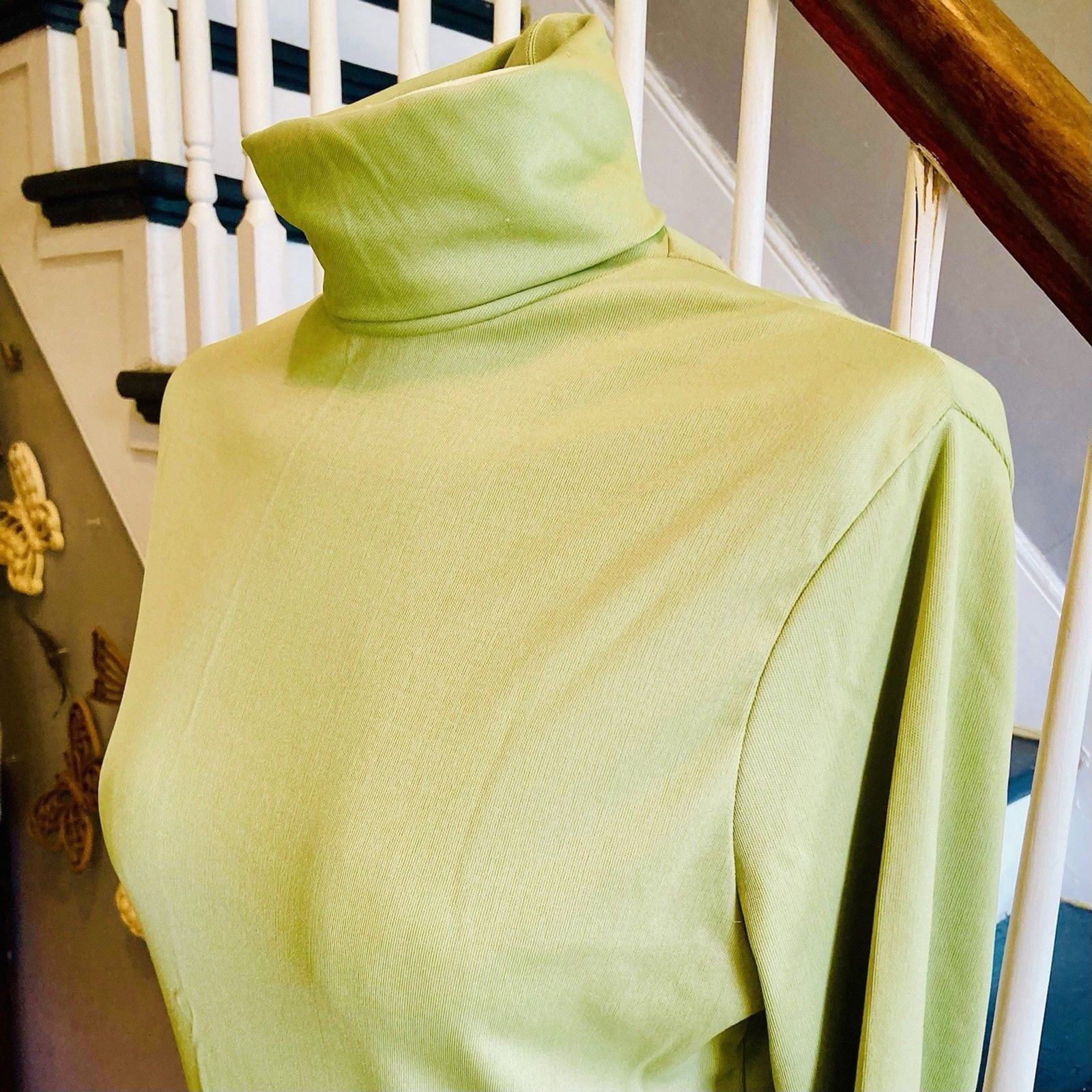 1970s Snap Pea Green Turtleneck Casual Mod Disco School Work 1960s Gogo