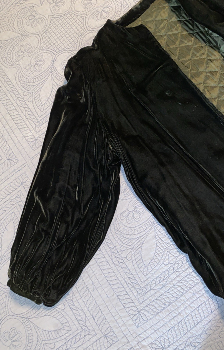 VINTAGE 30’s 40’s Black Silk Velvet Hip Length Coat S Quilted Lining Smal Flaws