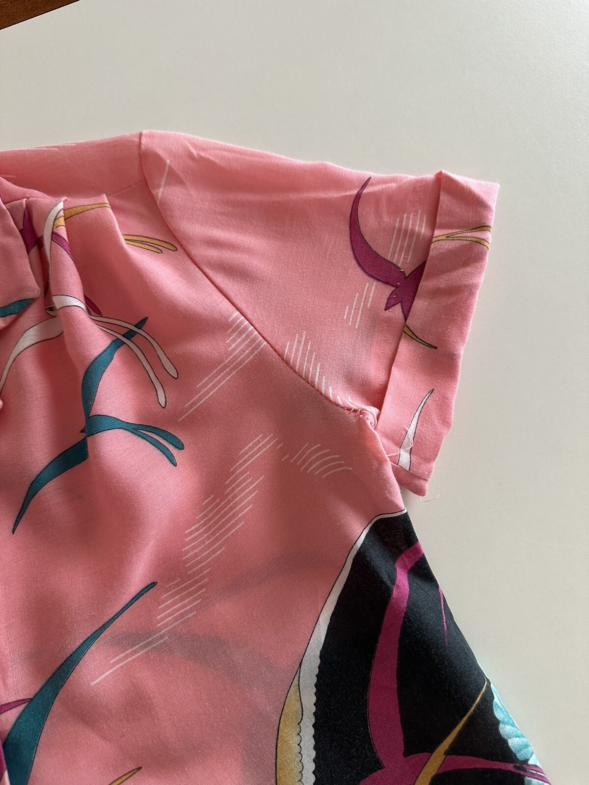1980s California Connection Tropical Rayon Blouse Pink Bird Print Made USA VTG