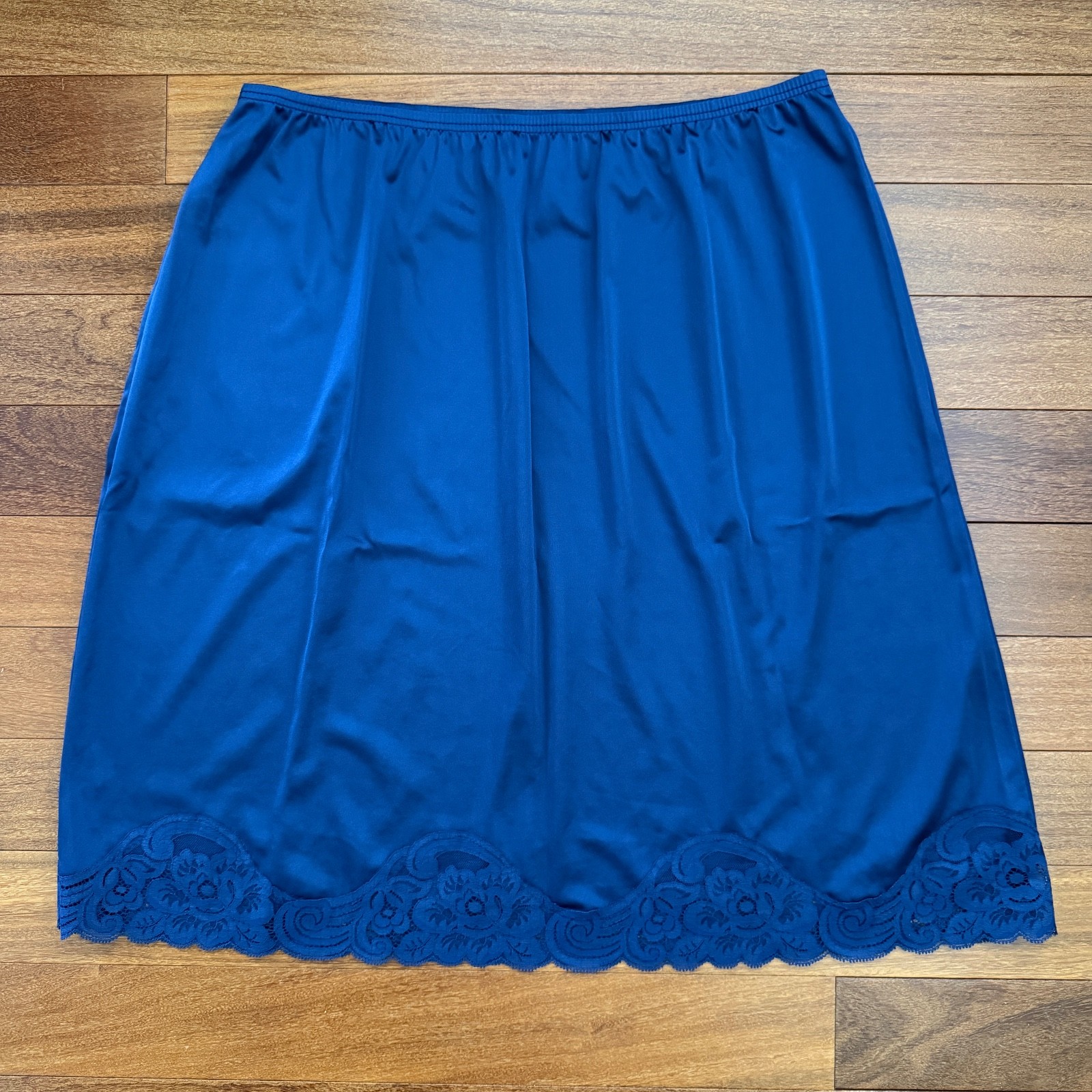 Vintage Vanity Fair Nylon Half Slip Skirt Navy Blue Floral Lace Trim Hem XXL