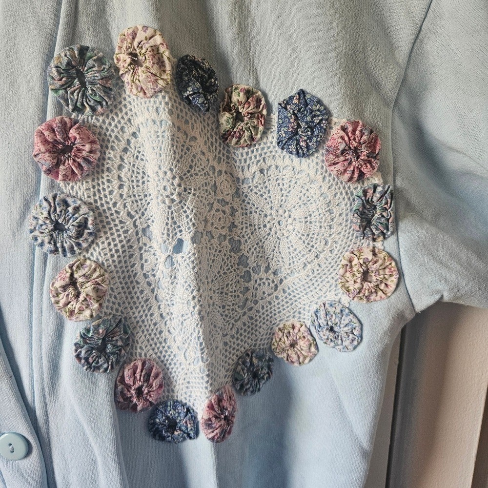 Vintage Best Form L/XL Blue Doily Yo-Yo Appliqué Sweatshirt Cardigan