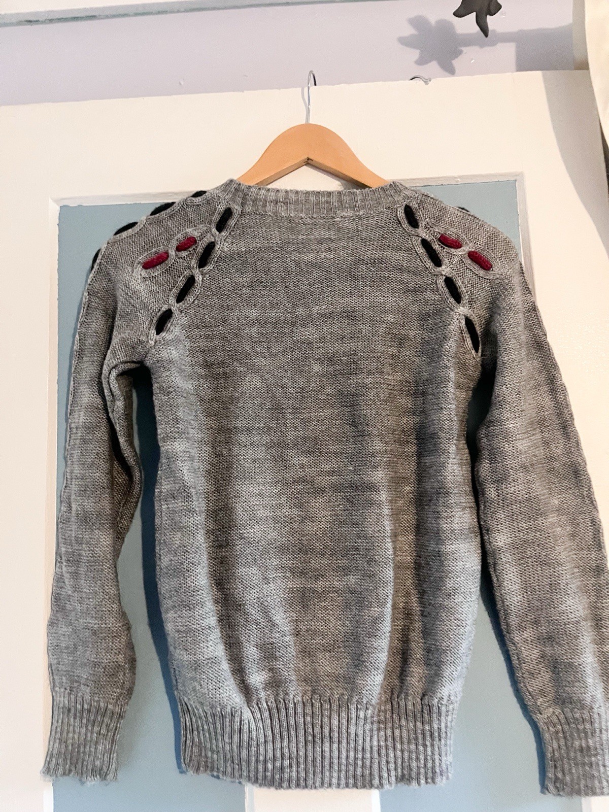 1970s Vintage Knit Gray Sweater Red and blue details at chest and sleeve -small