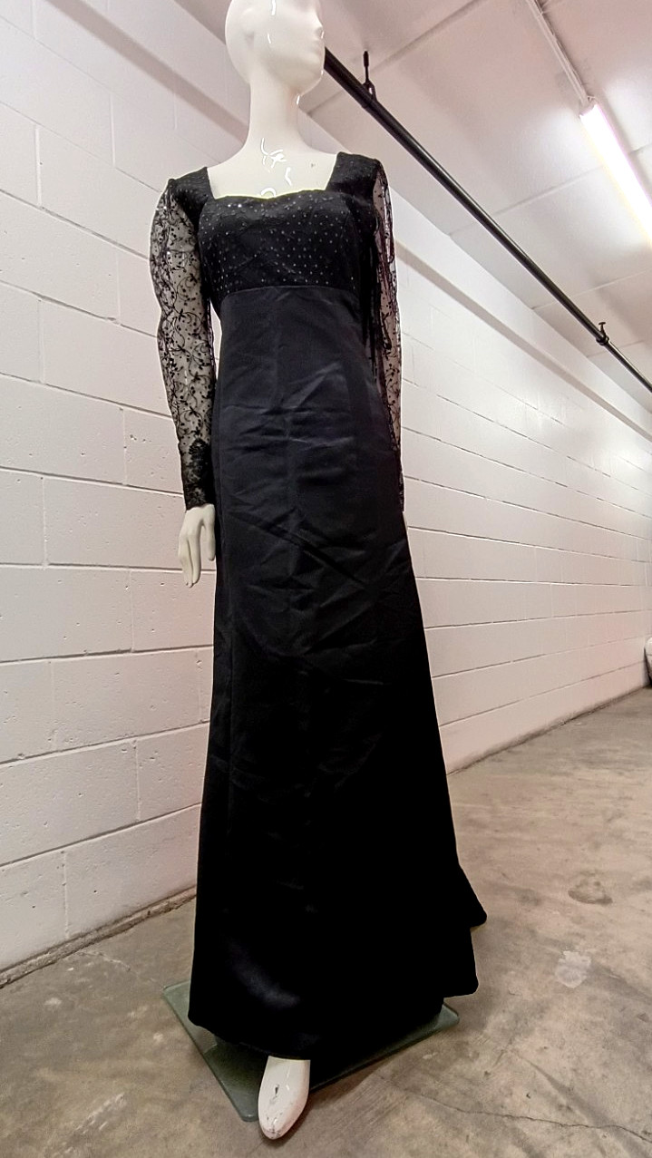 Black Long Gown Dress Satin Train Lace Sleeves Vampire Morticia Look M L VINTAGE