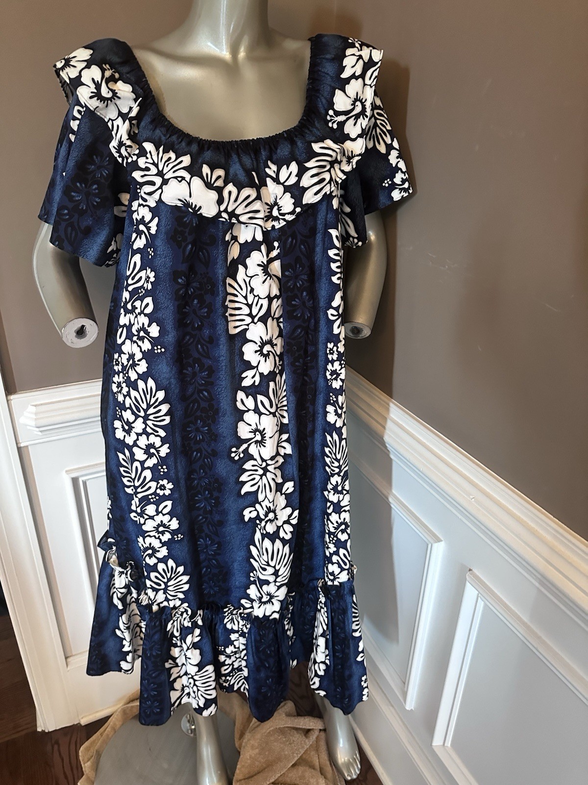 Vintage NWT Royal Hawaiian Creation Muumuu Floral Dress Blue/White Sz XL