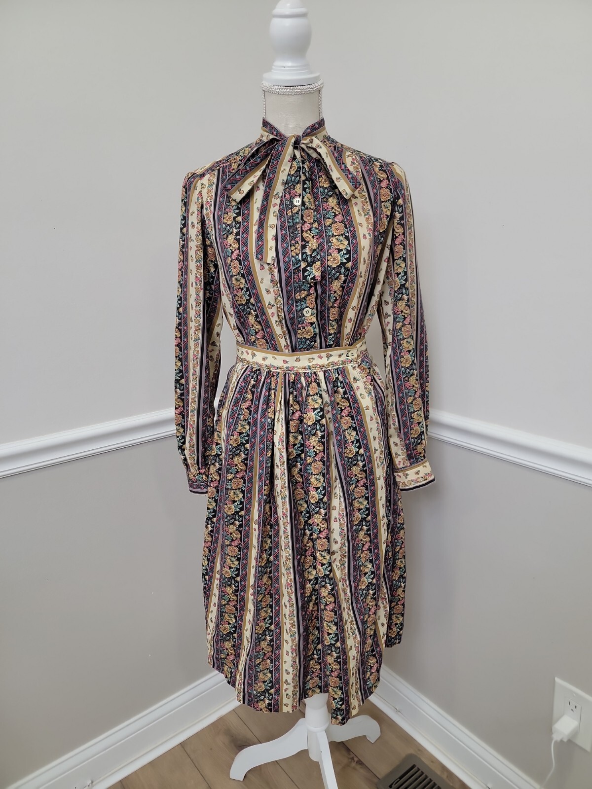 Vintage Mod Gogo Hippie Modest Dress 2pcs