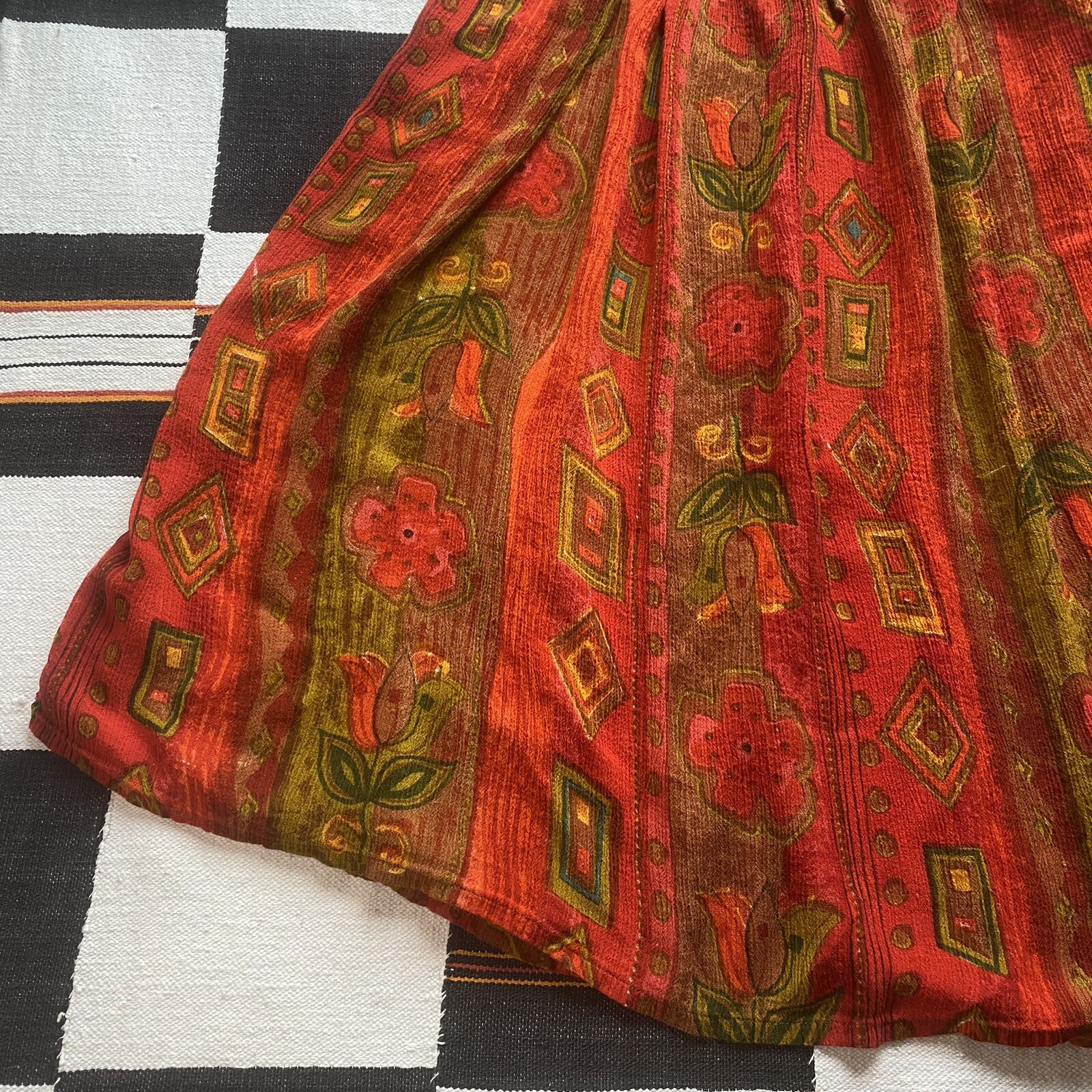 Vintage Zanana by Saraf Floral Maxi Rayon Skirt. OSFM. Tie Waist. India.